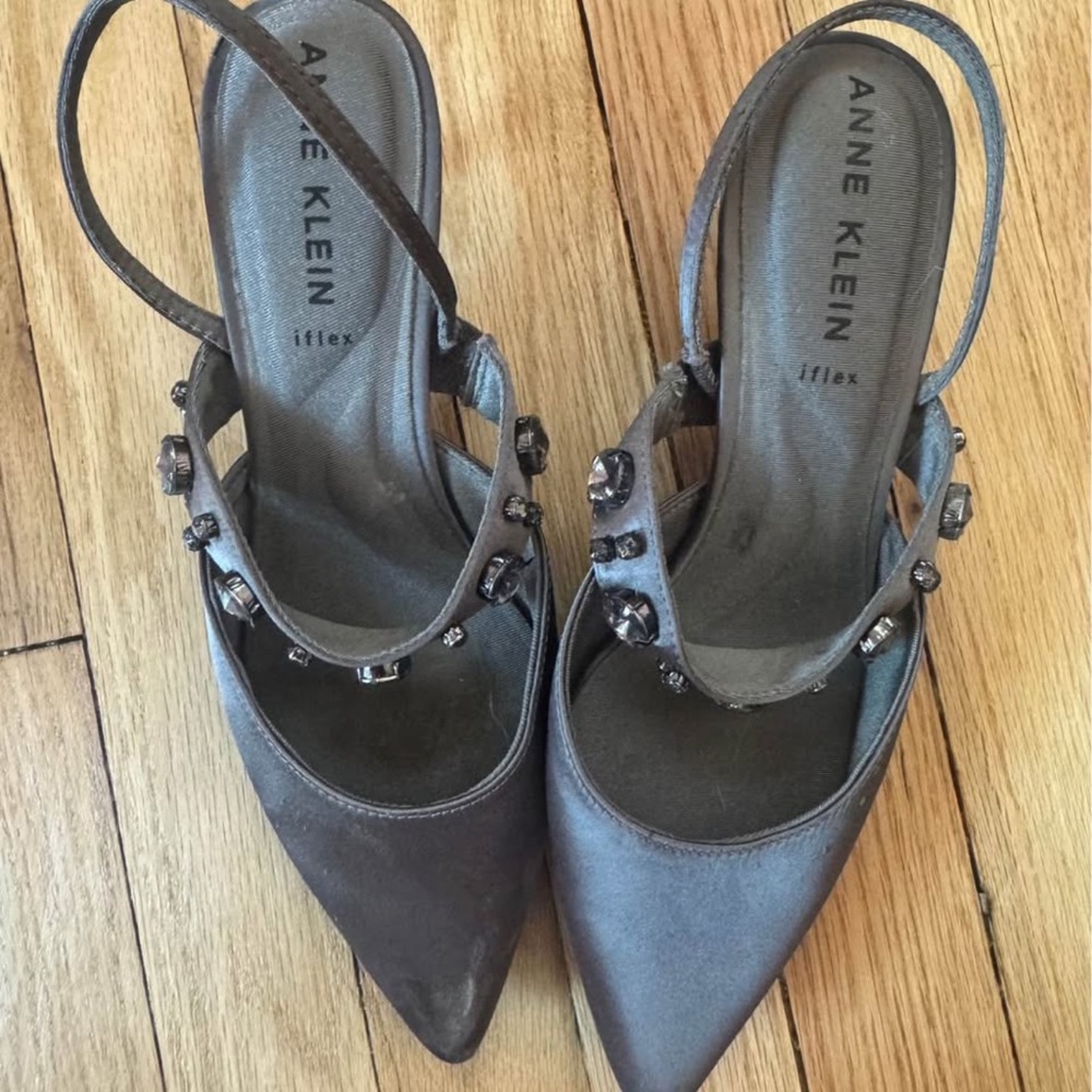 Anne Klein Black Pointed Toe Heels
